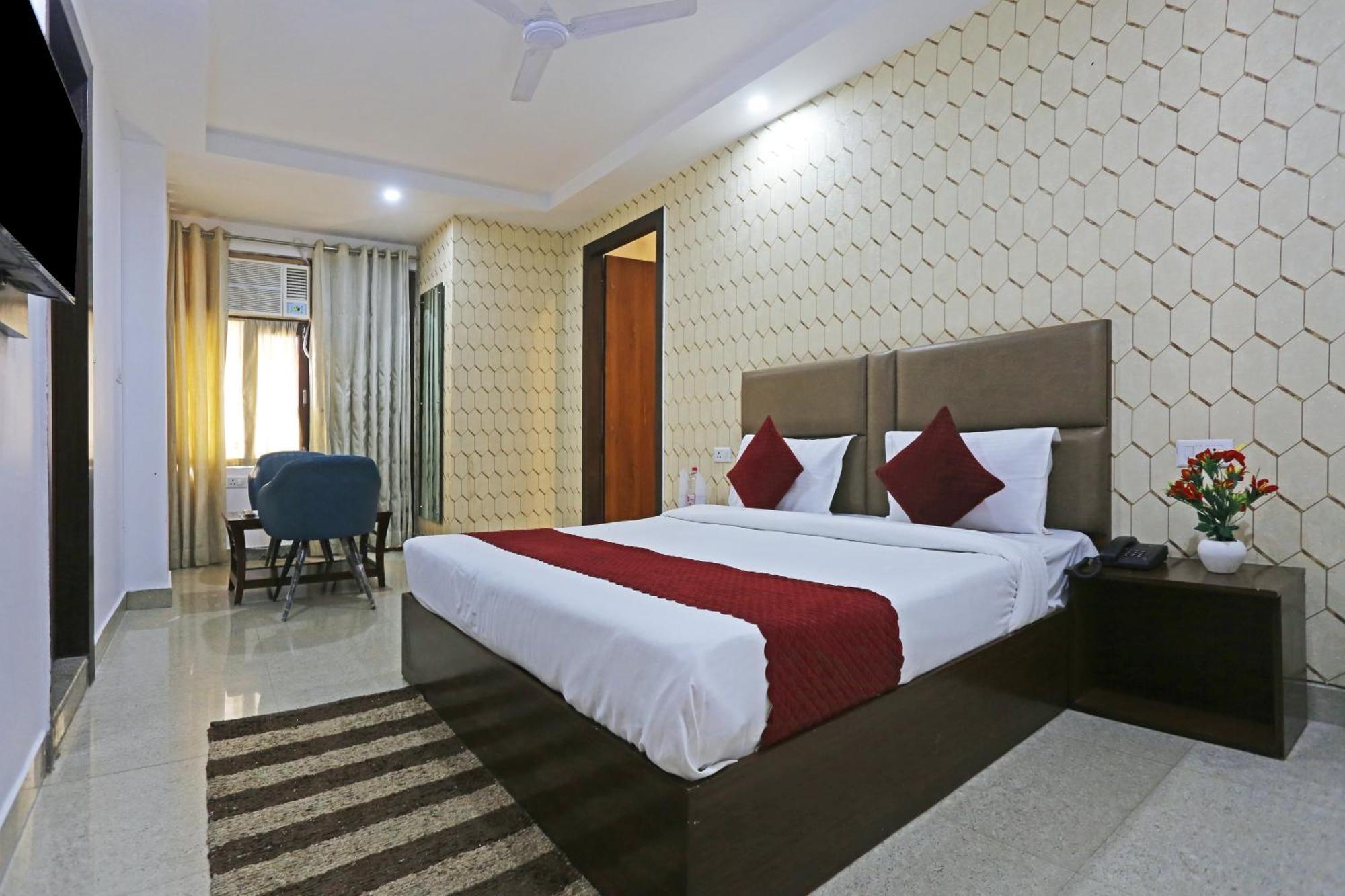 Prime Max A Family - Delhi Airport 4* New Delhi